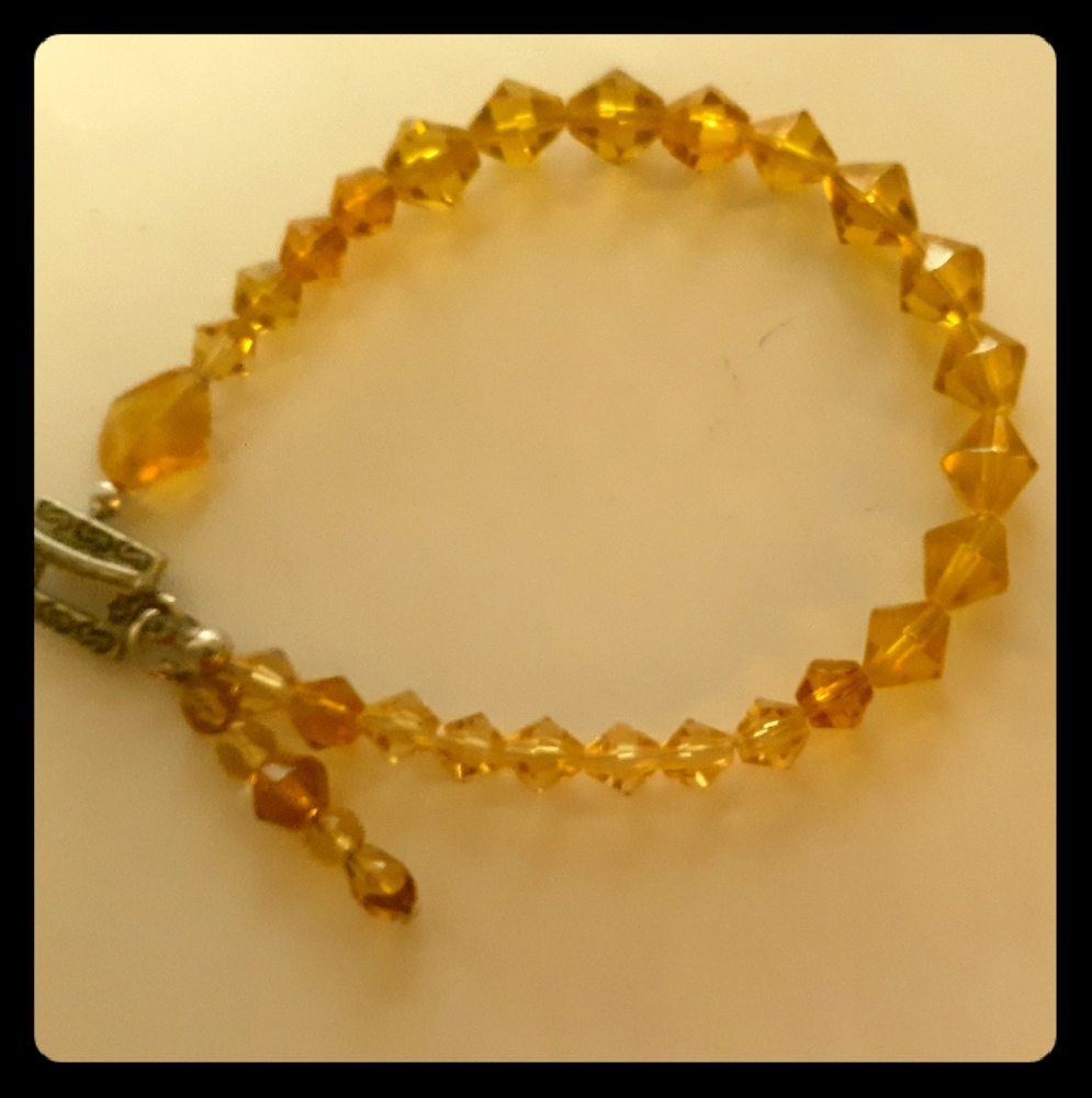 Glass bead bracelet